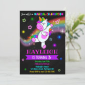 Unicorn verjaardagsuitnodiging 1e magische feestje kaart (Staand voorkant)
