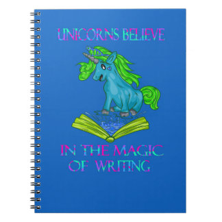 Unicorns geloven in de toverstaf van schrijven notitieboek