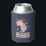 Unicorns worden geboren in december jongstleden. blikjeskoeler<br><div class="desc">Een cadeautje voor de verjaardag van de mensen die in december geboren zijn en van eenhoorn houden. Kut en kleurrijk afbeelding van dit majestueuze dier met glitter- en regenboogkleur. Als unicorn je geestesdier is,  is dit perfect voor jou. De achtergrondkleur kan aan uw gewenste kleur worden aangepast.</div>