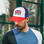 Uniefouractie (W/Black "United Kingdom"-tekst) Trucker Pet<br><div class="desc">Draag de Union Jack waar je ook bent met dit stijlvolle pet! Voorziet een /versleten Vlag van het VK met de tekst "Verenigd Koninkrijk" onder. De tekst is zwart (andere kleuren zijn beschikbaar).</div>