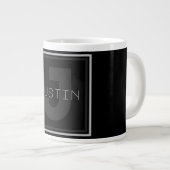 Uniek grijs monogram grote koffiekop (Voorkant rechts)
