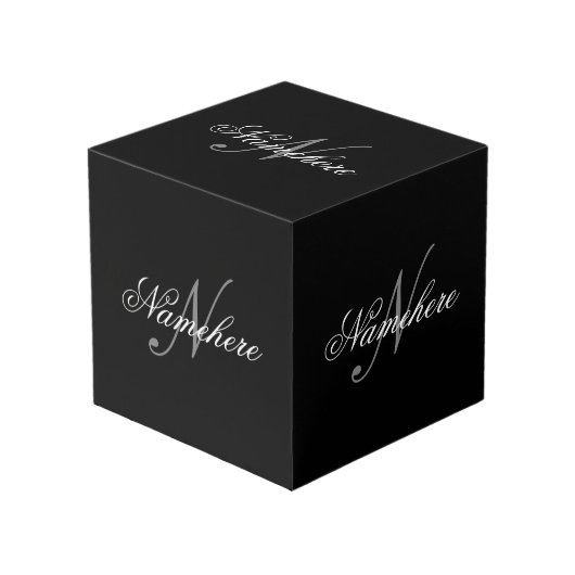 Uniek monogram voor speciale zwart-witnamen kubus (Voorkant hoekig)