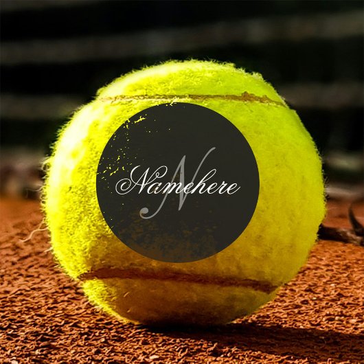 Uniek monogram voor speciale zwart-witnamen tennisballen
