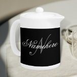 Uniek monogram voor speciale zwart-witnamen theepot<br><div class="desc">Speciaal uniek zwart-wit monogram ontwerp van de Naam voor iedereen.</div>