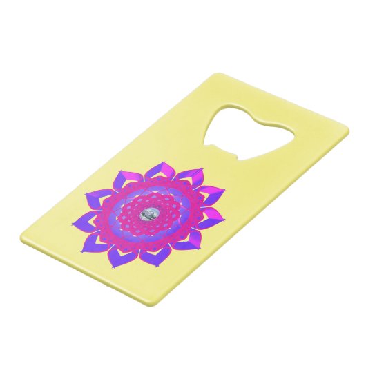 Uniek mystisch ontwerp creditkaart flessenopener (Voorkant Gekanteld)