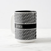 Uniek zwart-wit retro patroon gepersonaliseerd tweekleurige koffiemok (Voorkant links)