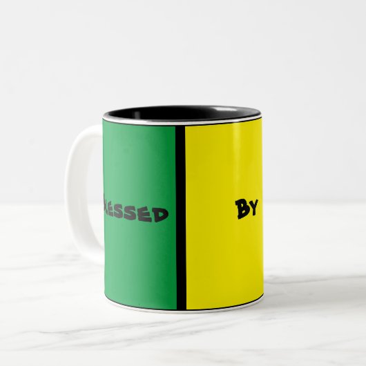 Unieke aangepaste Jamaica Rasta Groene Gele Rode K Tweekleurige Koffiemok (Voorkant links)