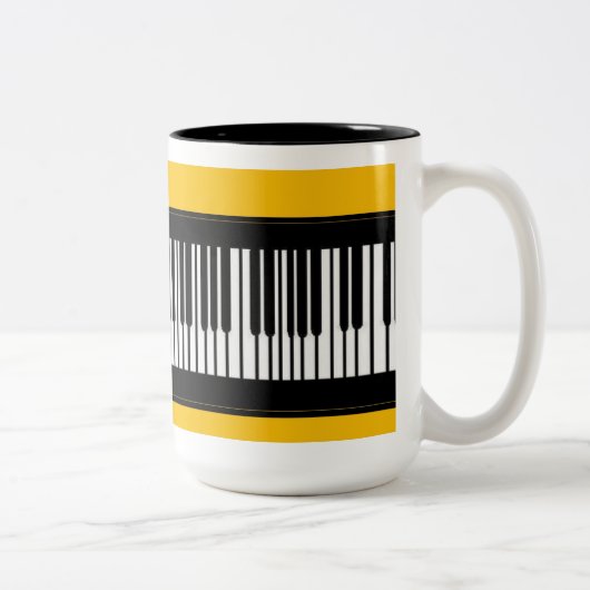 Unieke bekers en Mokken ontworpen door Brenda Phil (Rechts)