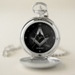 Unieke Freemason-cadeaus | Zwarte zilver-Masonic Zakhorloge<br><div class="desc">Als je op zoek bent naar aangepaste, unieke freemason-cadeaus, hier is een zwart en zilveren masonisch zakhorloge dat gepersonaliseerd kan worden met je eigen tekst, zoals een naam... Het stijlvolle ontwerp biedt een modern zilveren vierkant en compass freemasonry-symbool boven een zwarte achtergrond met witte accenten. Verander eenvoudig de achtergrondkleur in...</div>