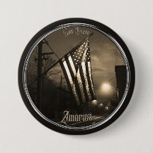 Unieke God Bless America vlag 's nachts in de stad