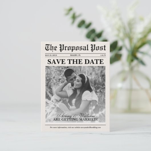Unieke grappige krant bruiloft opslaan van de datu aankondigingskaart (Staand voorkant)