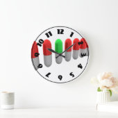 Unieke groene pil tussen rode capsules grote klok (Huis)