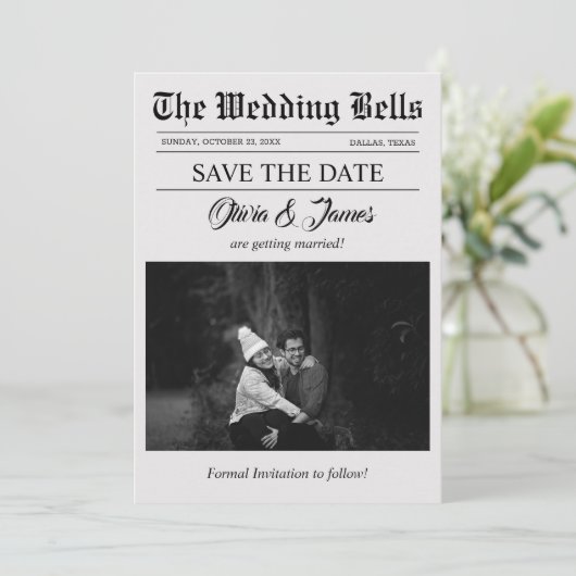 Unieke krant bruiloft foto Save the Date Kaart (Staand voorkant)