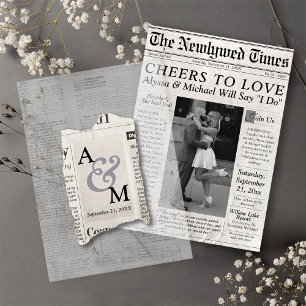 Unieke krant bruiloft monogram moderne overlay vellum uitnodigingen