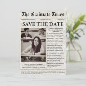 Unieke krantenfoto afstuderen save the date (Staand voorkant)