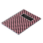 Unieke naam Roze Black Herringbone Patroon Notitieboek (Linkerzijde)