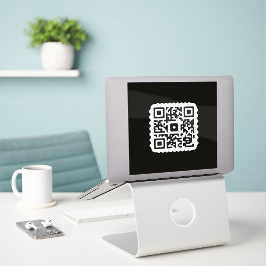 Unieke QR-code Stickers voor handelaren" (Laptop op bureau)