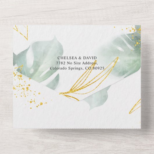 Unieke Sage Green en Gold Tropical Leaves Weddensc All In One Uitnodiging (Achterkant)