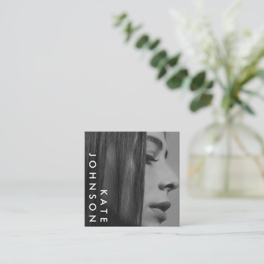 Unieke Zwart Wit Professionele Foto QR Code Vierkante Visitekaartje (Staand voorkant)