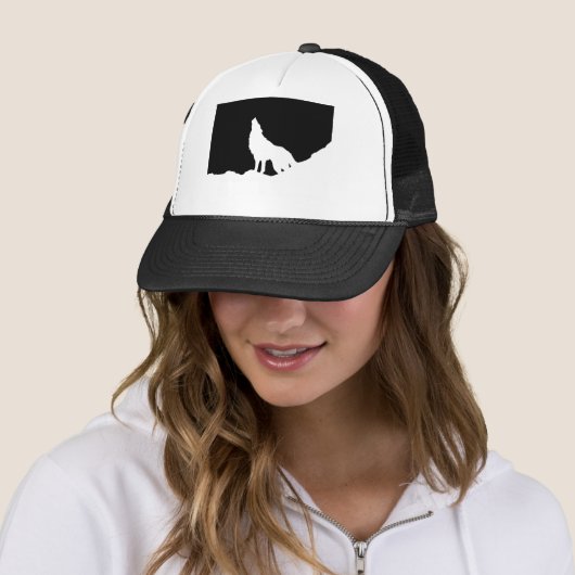 Unieke zwarte en witte Pop Art Wolf Silhouette Trucker Pet (In situ)