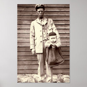 Uniforme postman met Baby in Mailbag Poster