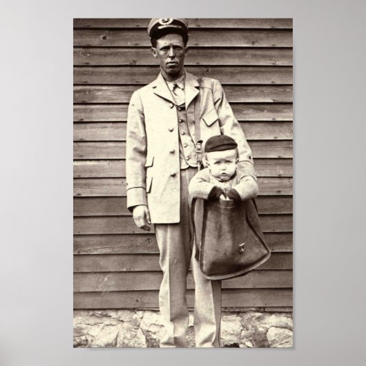 Uniforme postman met Baby in Mailbag Poster (Voorkant)