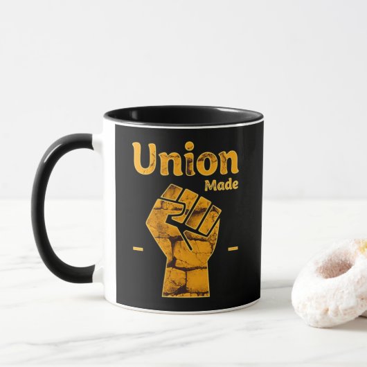 Union Made Worker Fist Labor Day Design Mok (Met donut)