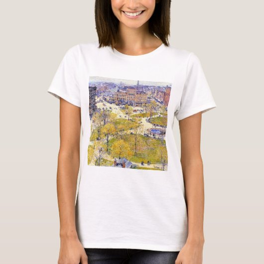 Union Square in Spring door Frederick Childe Hassa T-shirt (Voorkant)
