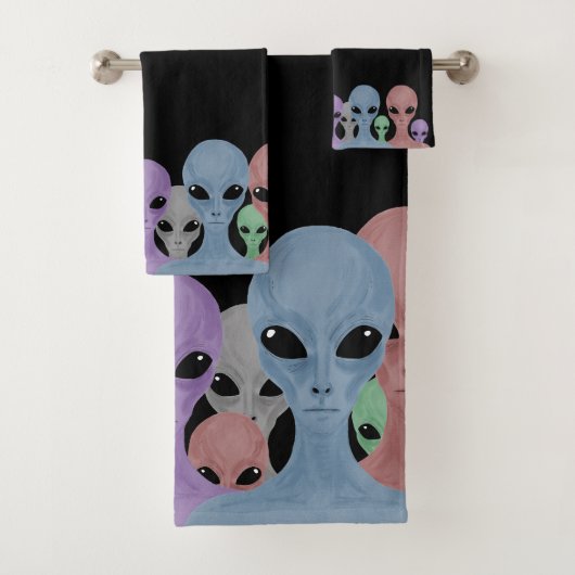 Unique Hand Drawn Multi Coloured Aliens Bad Handdoek (Insitu)