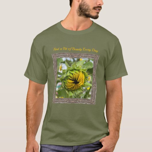 Unisex T-Shirt met boedende zonnebloem (Voorkant)