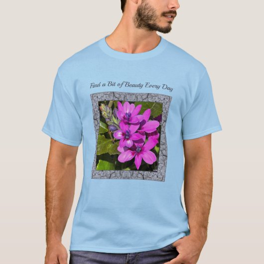 Unisex T-shirt met Magenta Baboon Flower (Voorkant)