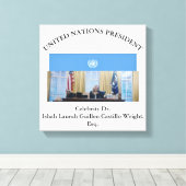 #UNITEDNATIONSPRESIDENT DR. #LAURAHCASTILLOS ESQ. CANVAS AFDRUK (Insitu (Houten vloer))