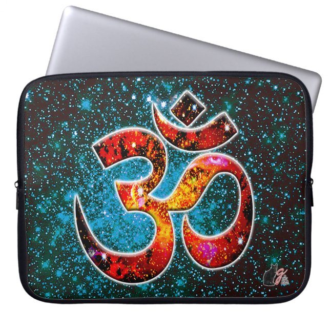 Universal OM Hum Laptop Sleeve (Voorkant)
