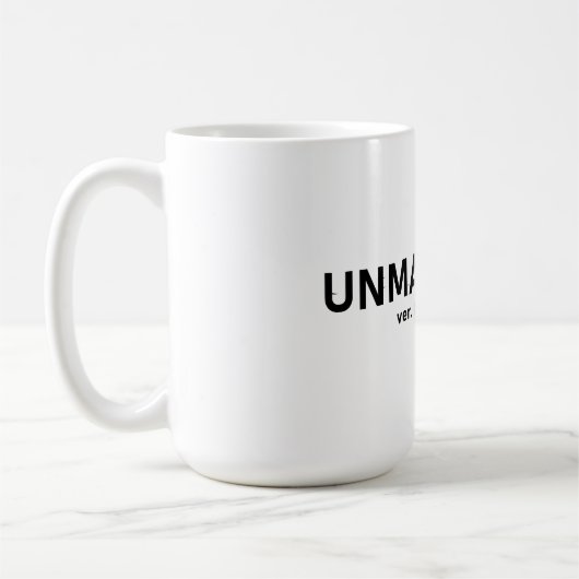 Unmastered Audio T-shirt - Creative Glitch Style Koffiemok (Links)