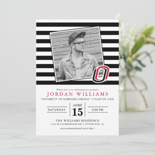 UNO Mavericks afgestudeerde Aankondiging (Staand voorkant)