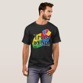 Uno - Vertrouw Niemand T-shirt (Voorkant volledig)