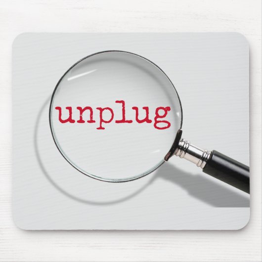 Unplug Tekst onder vergrootglas Muismat (Voorkant)