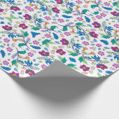 Unrolled and flat views of vibrant floral wrapping cadeaupapier (Hoek)