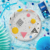 Upbeat achtergrond van vormen en strepen papieren bordje (Feest)