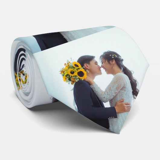 Upload uw bruiloft fotosjabloon stropdas (Opgerold)