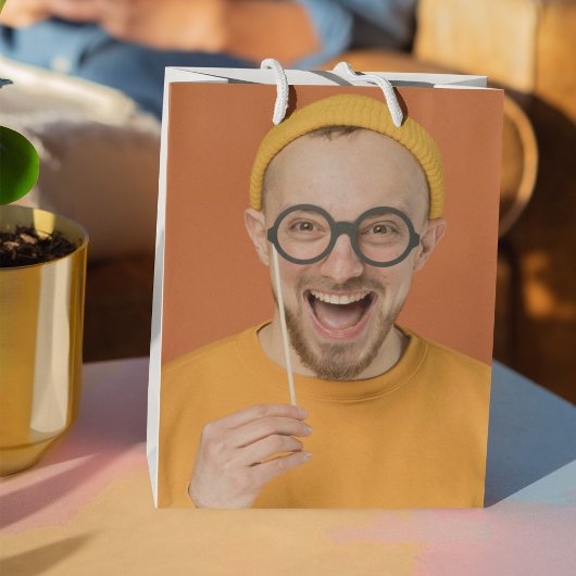 Upload uw grappige pasfoto-feestje  medium cadeauzakje