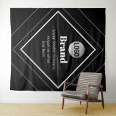 Upload uw logo en aanpasbare tekst ontwerp wandkleed (In Situ (horizontaal))