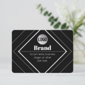 Upload Your Logo & Customizable Text Design Informatiekaartje (Staand voorkant)