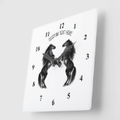 Upright zwarte wilde paarden - Voeg Jouw tekst/kle Vierkante Klok (Hoek)