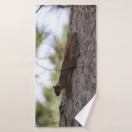 Upside Down Squirrel Bath Towel Badhanddoek