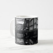 Urban Bridge Reflection Calm Koffiemok (Voorkant links)