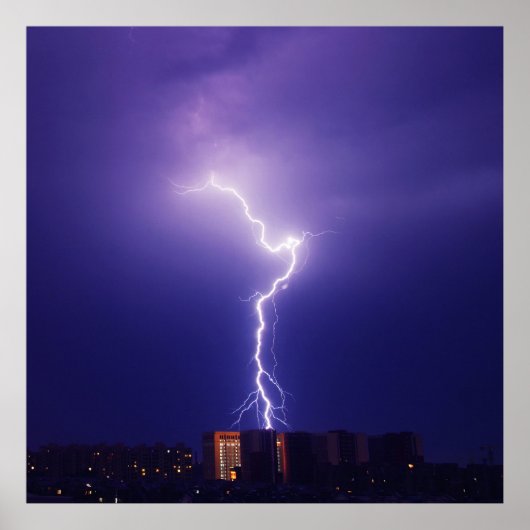 Urban Power Surge - Dynamische bliksemschicht over Poster (Voorkant)