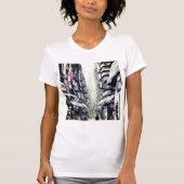 Urban Pulse: Japanse straat cyberpunk T-shirt (Voorkant)