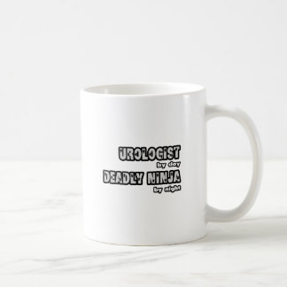 Uroloog overdag...dodelijke ninja 's nachts koffiemok