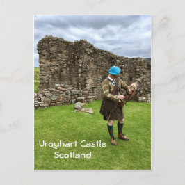 Urquhart Castle in Scotland, Jacobite Man in Kilt Briefkaart